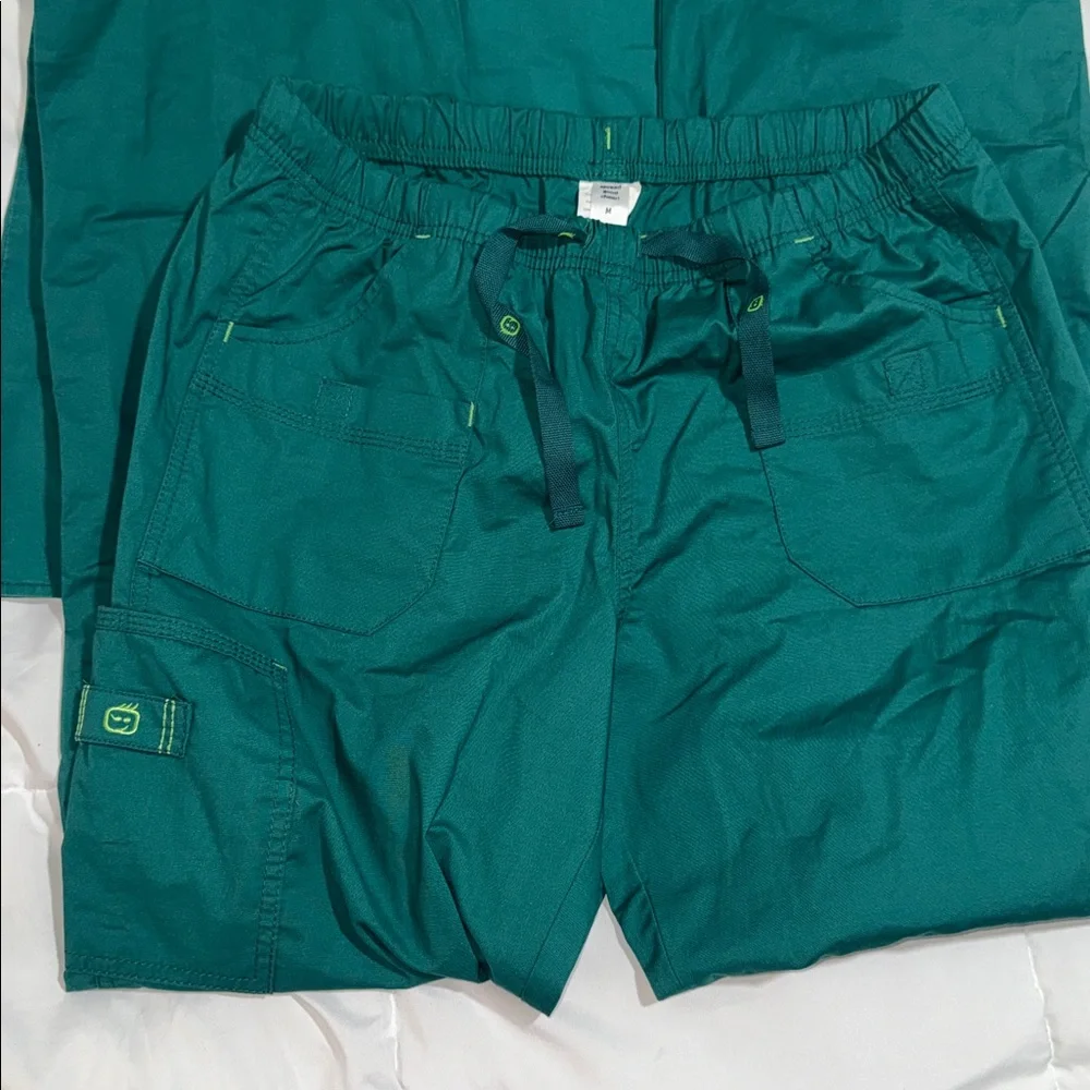 Wonder wink Wonder Flex green scrubs set S/Med NEW with tags (3 pieces) - Picture 4 of 8